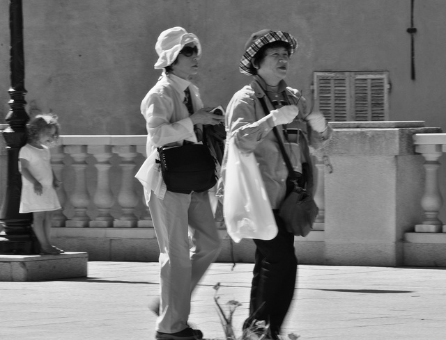 Touristes asiatiques à Sartène, août 2010