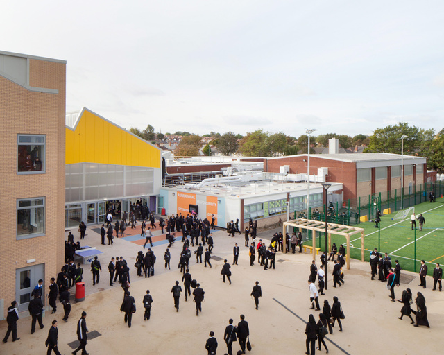 Broadway Secondary School. Cottrell and Vermeulen Architects.
