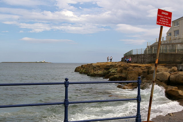 Coquet Island from Amble (3) VB.JPG