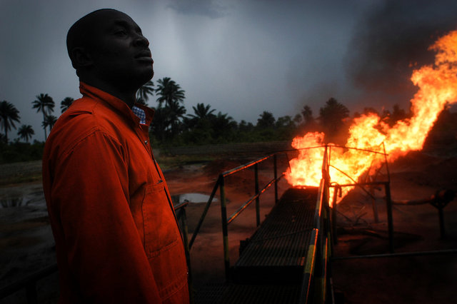 "Gas flaring" sur un site d'exploitation de Shell au Nigéria