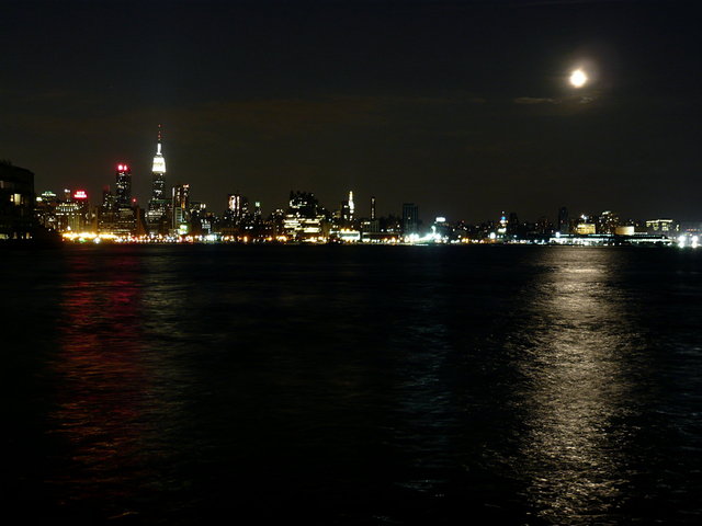 Manhattan from Weehawken with moonlight (5) VB.JPG