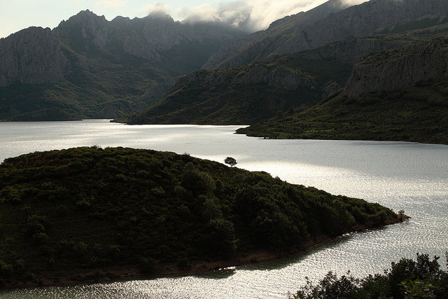 riaño lake 3