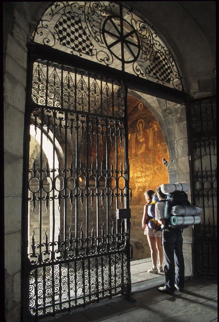 Départ de la cathédrale Notre-Dame du Puy-en-Velay