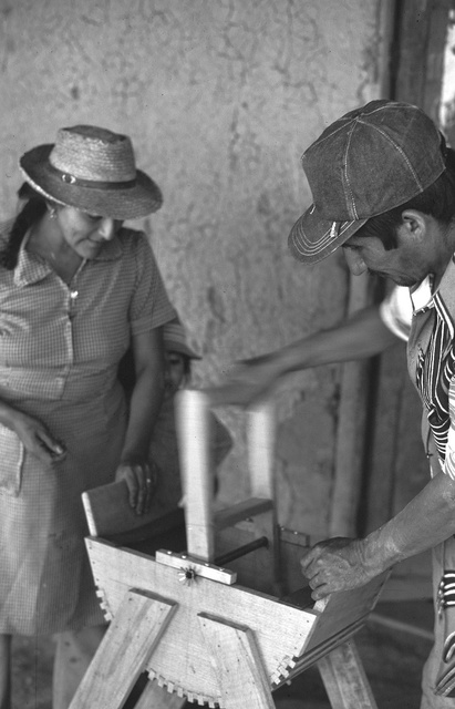 Peanut Project - peanut shelling tool trials.