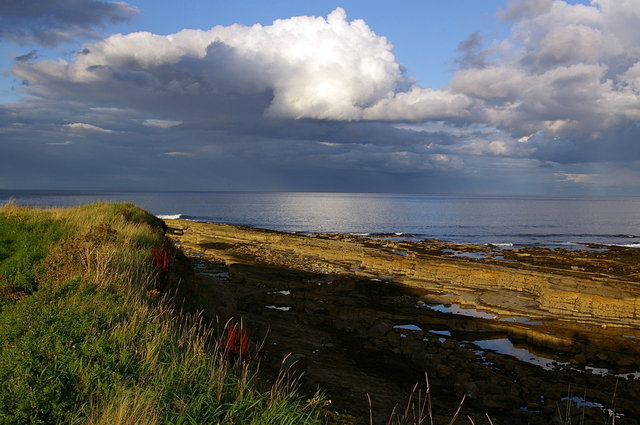 Evening coastal views at Beadnell (3) VB.JPG