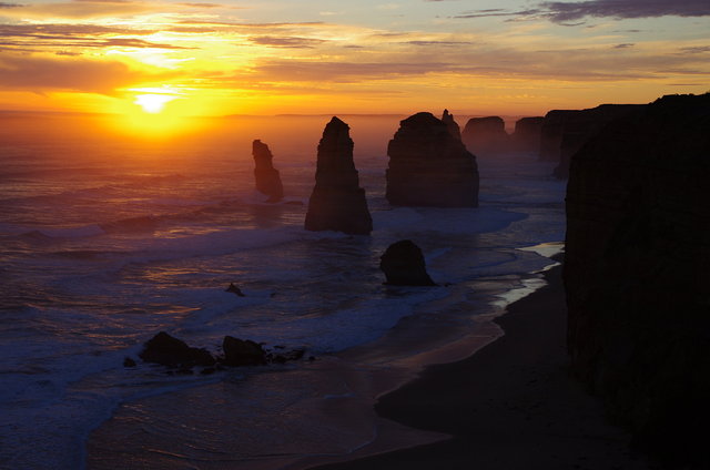 The Twelve Apostles at Sunset (1) VB.JPG