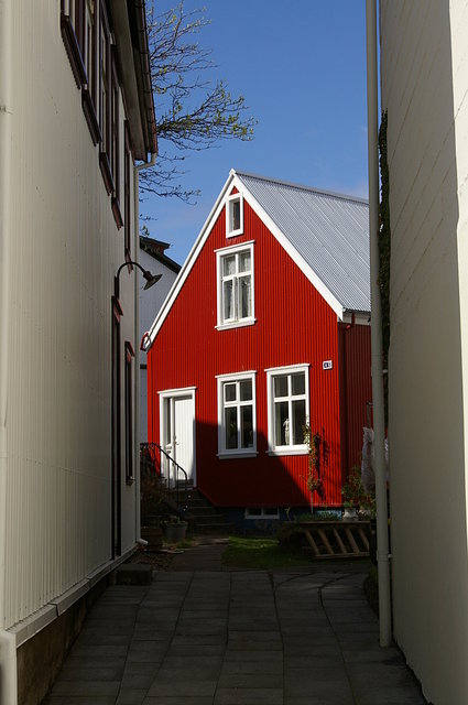 House on Skolavordustigur VB.JPG