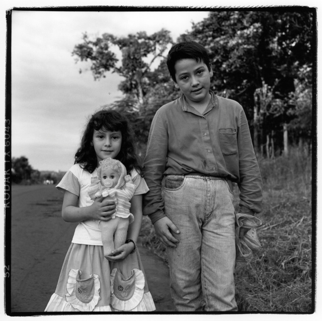 Argen., kids and doll157.jpg