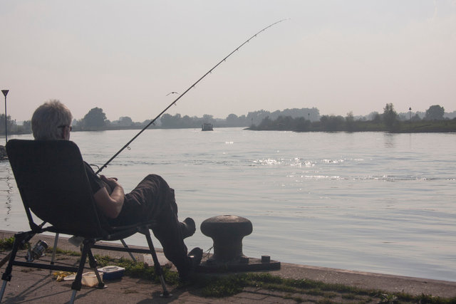 Fishig at the river IJssel