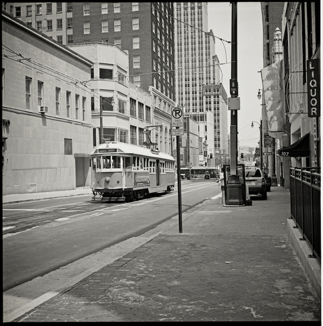 Trolly_20x20_bw