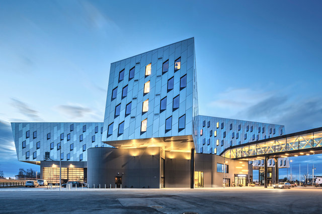 Clarion Energy Hotel