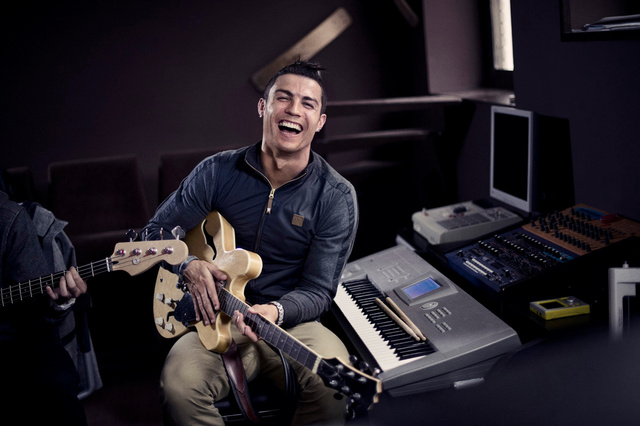 Nike_Cristiano_Ronaldo_Collection_03_original.jpg