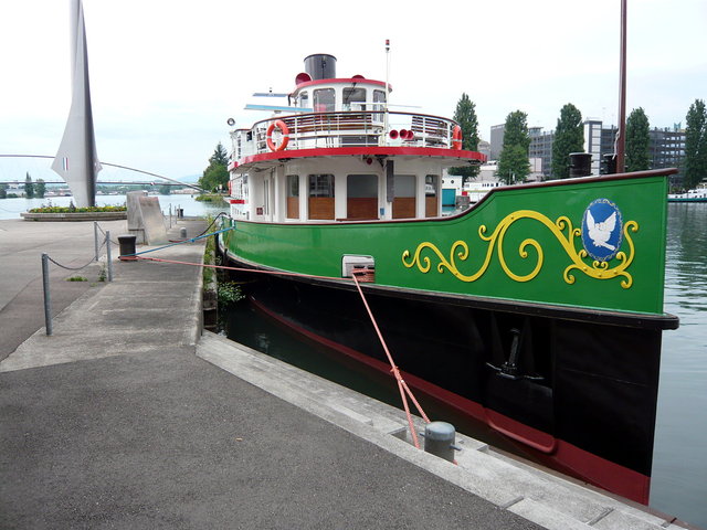 Basel Steamer at Drilandereck VB.JPG